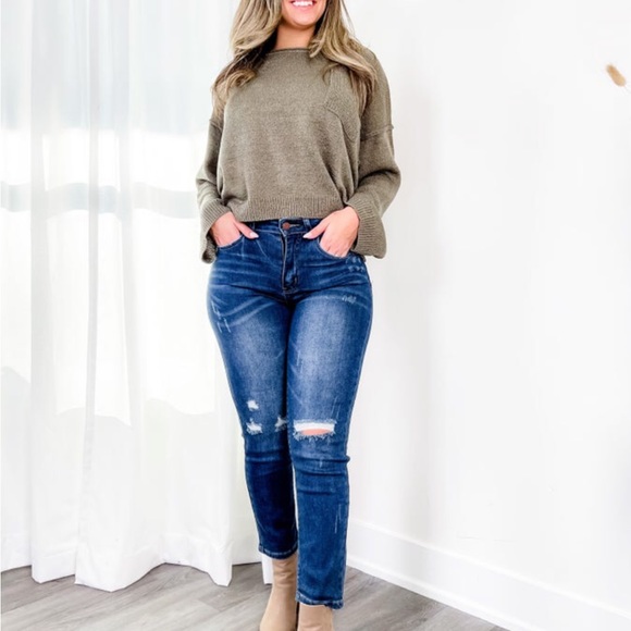 Risen Dark Wash Mid-Rise Vintage Relaxed Fit Skinny Jeans - Picture 4 of 7